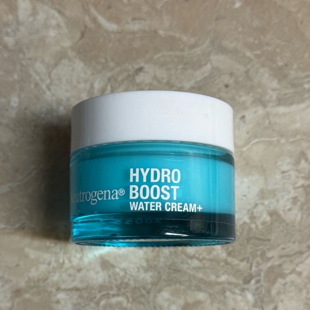 Neutrogena Hydro Boost Water Cream + Moisturizer 1.7oz 50ml NWOB